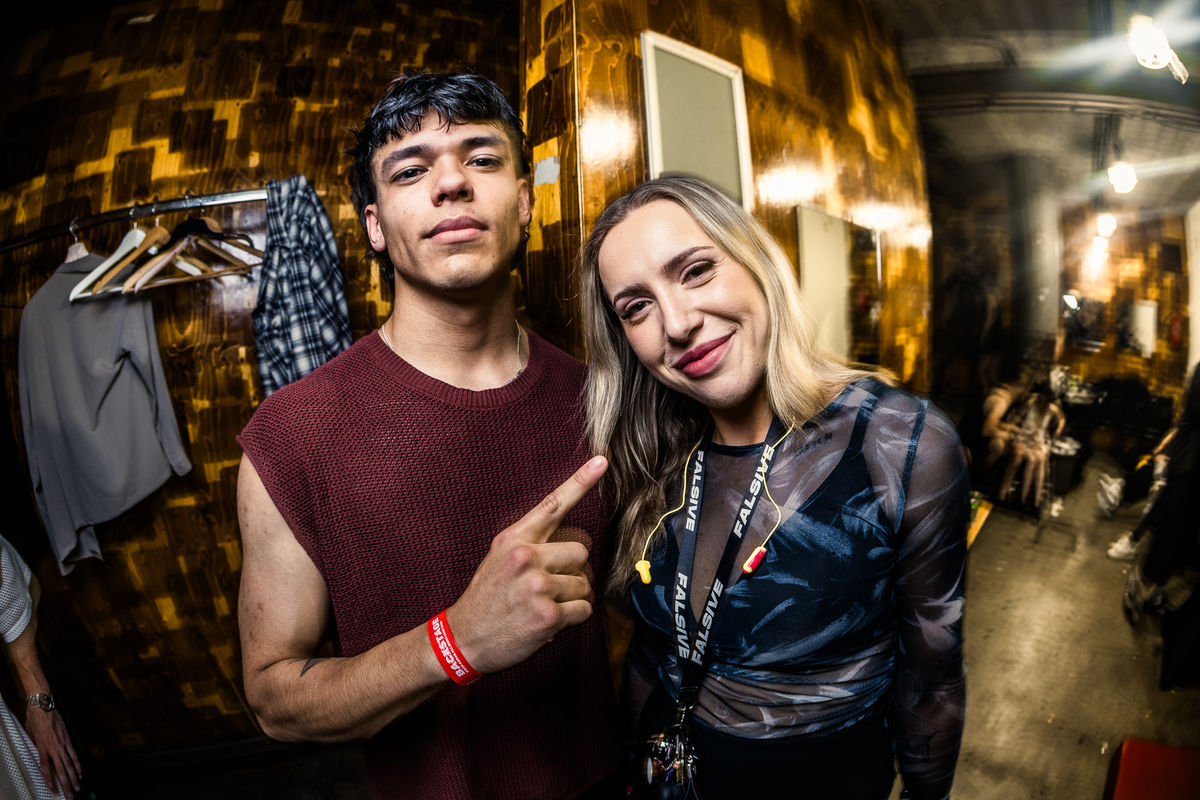 Loading... just a sec